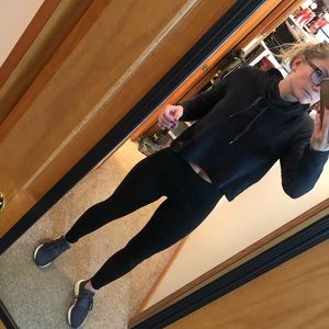 Under armor crop sweatshirt